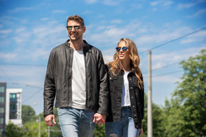 Sonnenbrillen von UrbanSky Mann und Frau mit Sonnenbrille